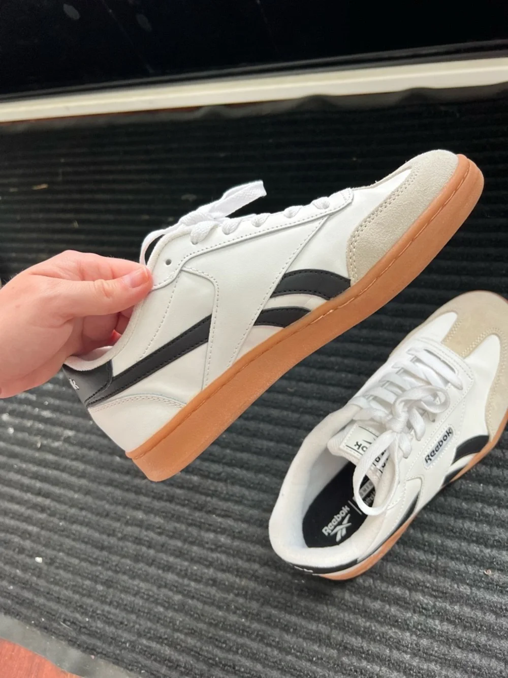 Reebok Classic White & Black Women’s Low-Top Sneakers with Gum Sole - Picture 5 of 6